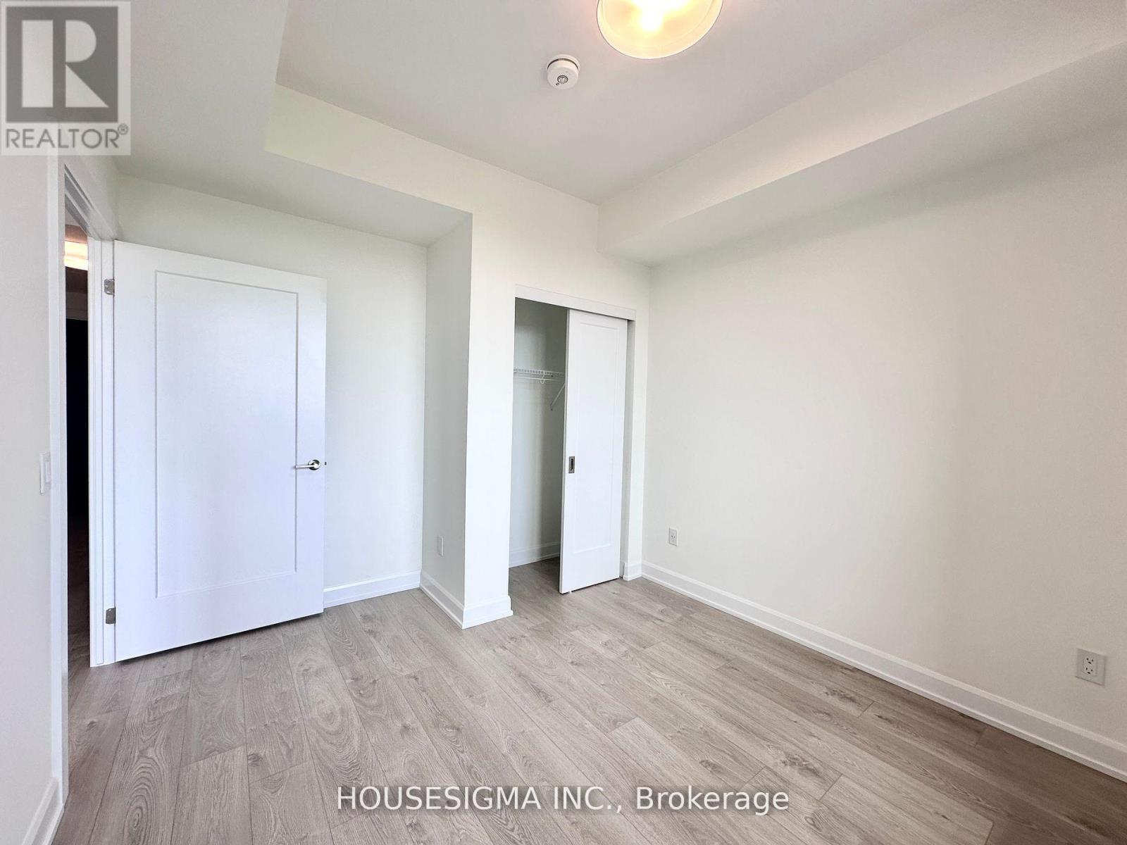 812 - 3220 William Coltson Avenue, Oakville, Ontario  L6H 7C2 - Photo 13 - W12438561