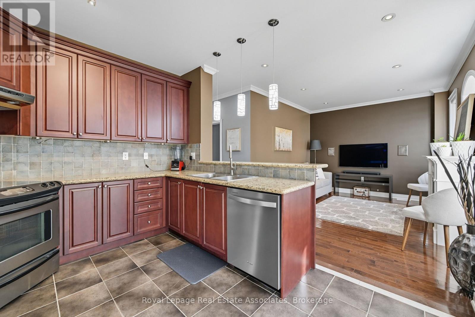 3335 Whilabout Terrace, Oakville, Ontario  L6L 0A8 - Photo 14 - W12438576