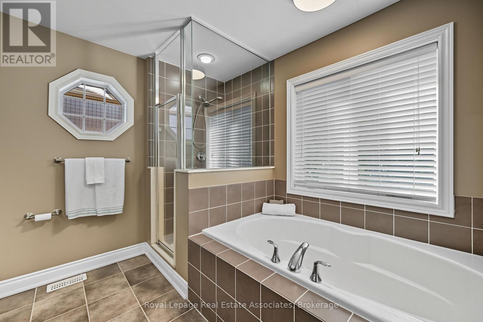 3335 Whilabout Terrace, Oakville, Ontario  L6L 0A8 - Photo 26 - W12438576