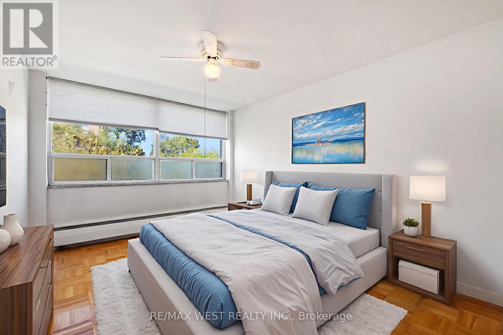 35 - 8 Kinsdale Boulevard, Toronto (Stonegate-Queensway), Ontario  M8Y 1T9 - Photo 5 - W12438578