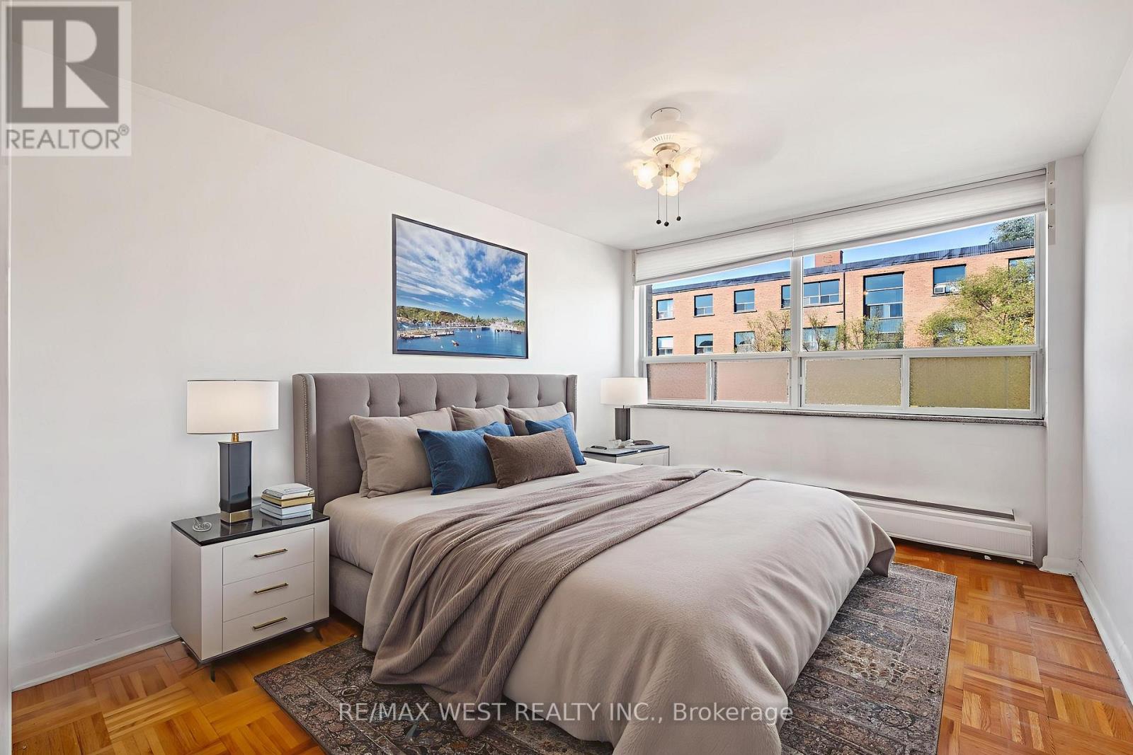 35 - 8 Kinsdale Boulevard, Toronto (Stonegate-Queensway), Ontario  M8Y 1T9 - Photo 6 - W12438578