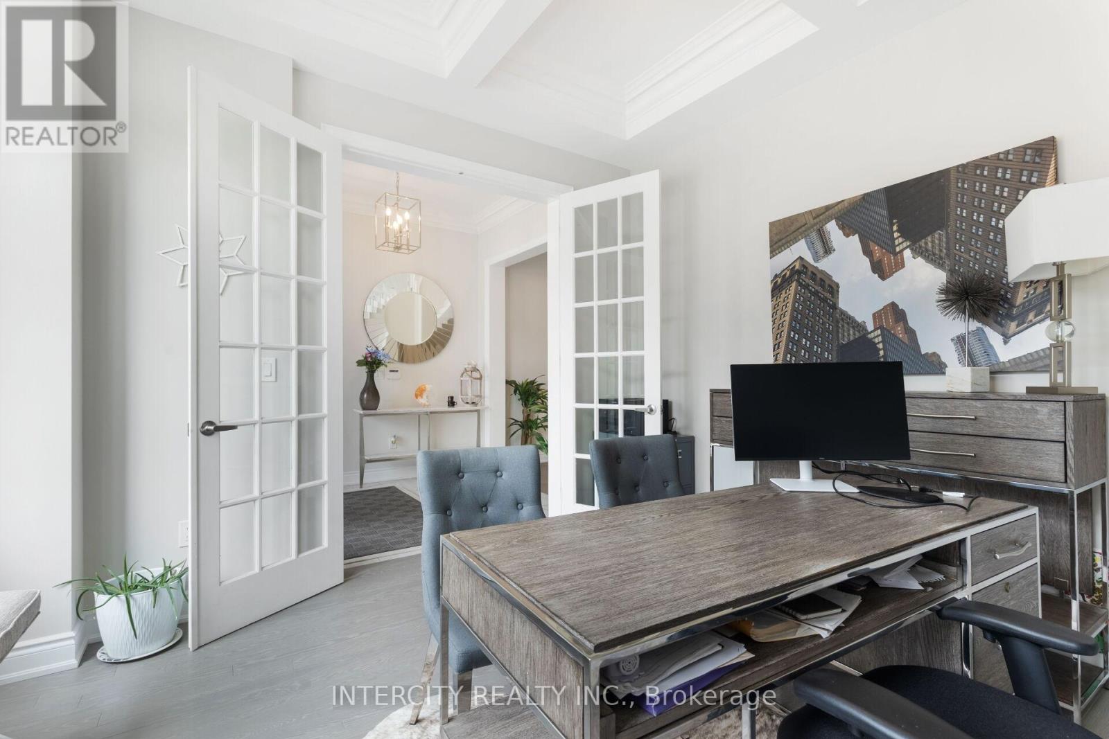 61 Degrey Drive, Brampton, Ontario  L6P 4L7 - Photo 13 - W12438579