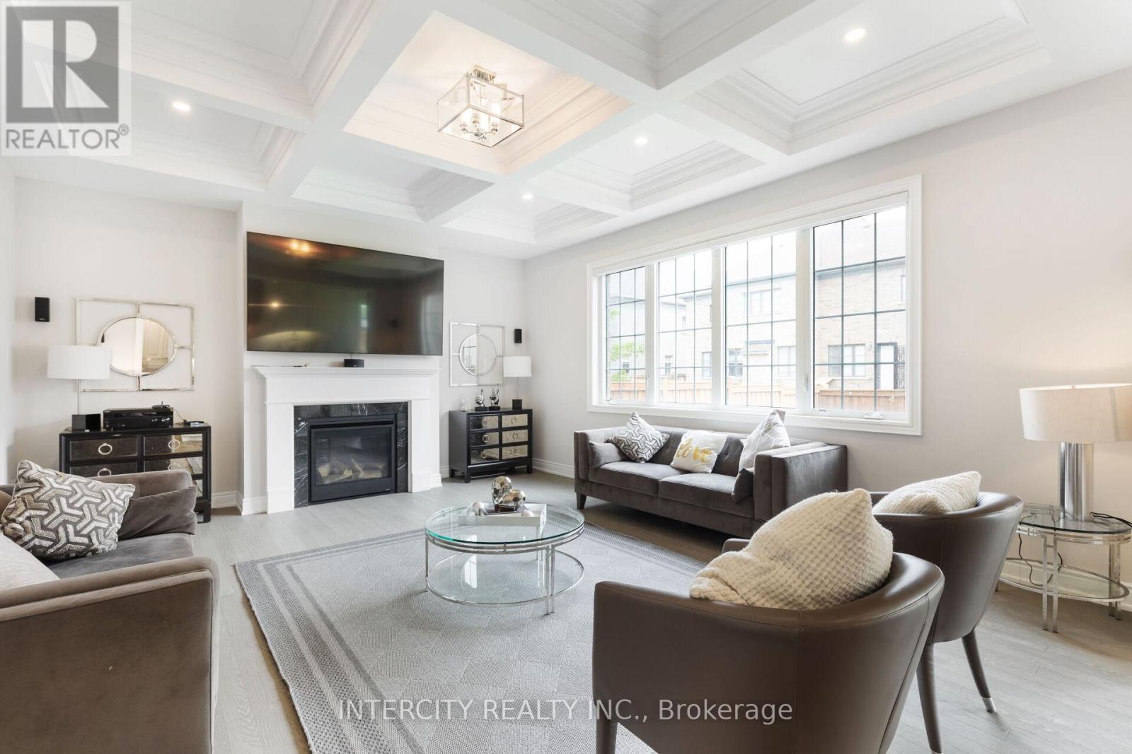 61 Degrey Drive, Brampton, Ontario  L6P 4L7 - Photo 21 - W12438579
