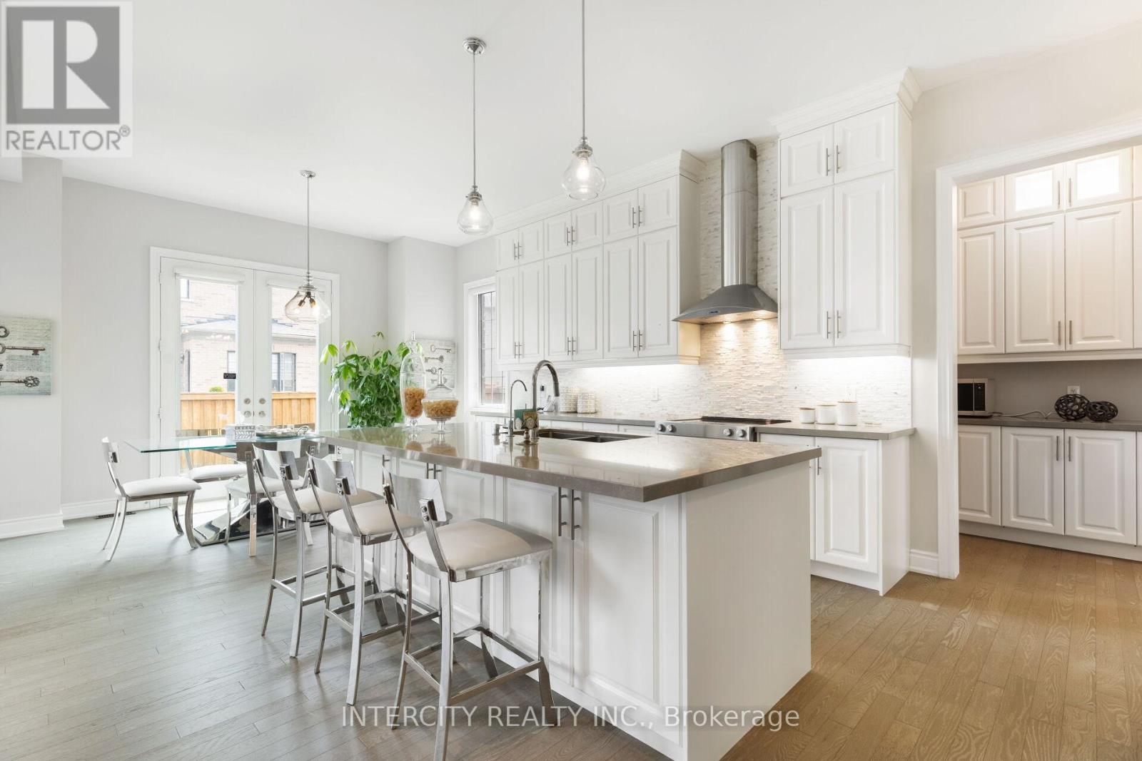 61 Degrey Drive, Brampton, Ontario  L6P 4L7 - Photo 27 - W12438579
