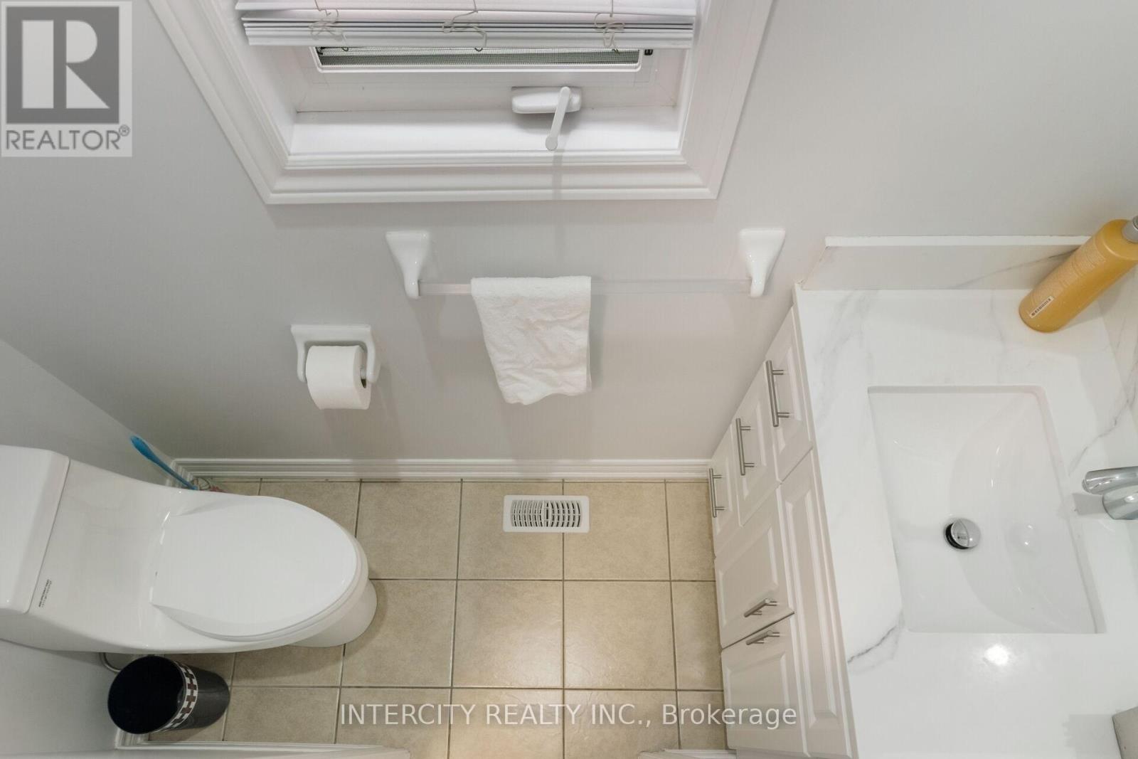 20 Vanderpool Crescent, Brampton, Ontario  L6P 3W9 - Photo 19 - W12438583
