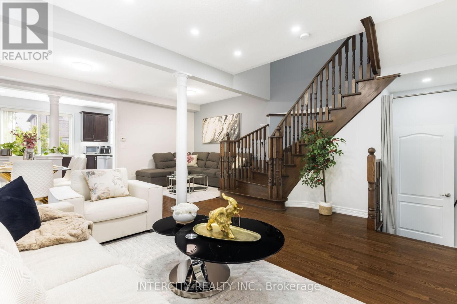 20 Vanderpool Crescent, Brampton, Ontario  L6P 3W9 - Photo 7 - W12438583