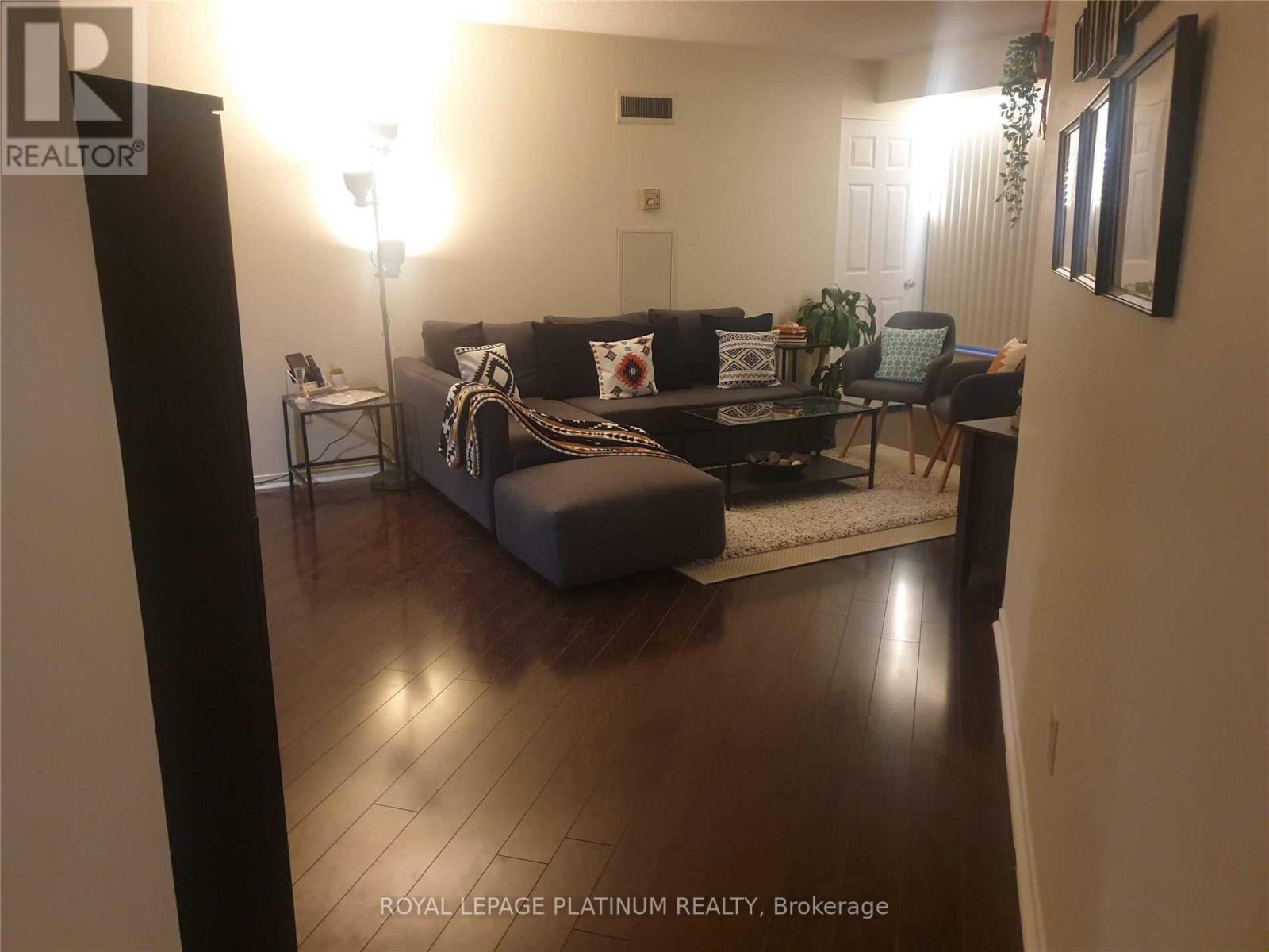 1402 - 250 Webb Drive, Mississauga, Ontario  L5B 3Z4 - Photo 8 - W12438588