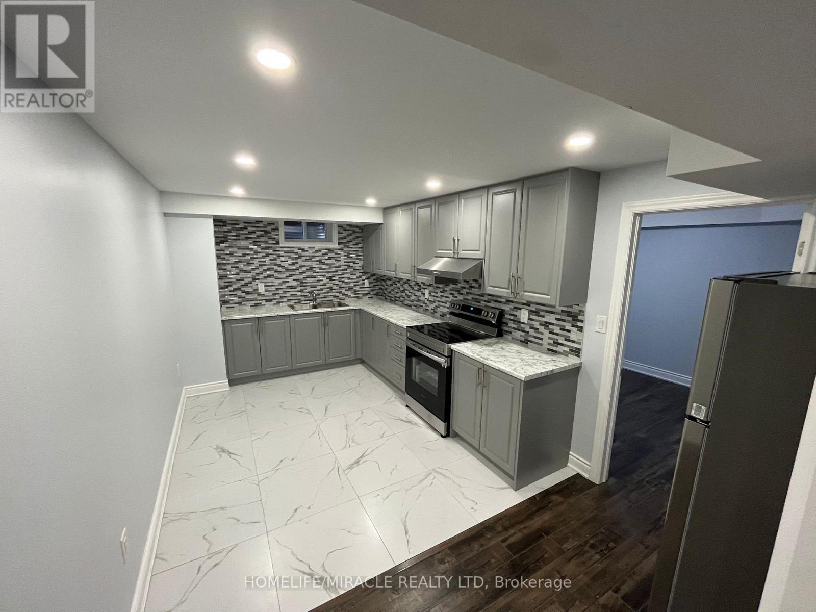 Bsmt - 9438 Credit View Road, Brampton, Ontario  L6X 3A7 - Photo 3 - W12438611