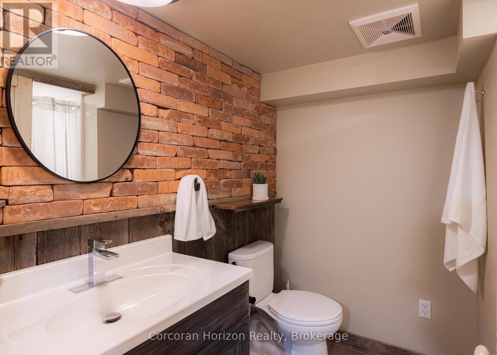 707 Peter Street W, Oro-Medonte, Ontario  L4R 4K3 - Photo 24 - S12438672