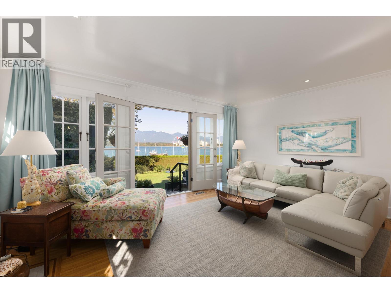 2449 Point Grey Road, Vancouver, British Columbia  V6K 1A1 - Photo 2 - R3054169