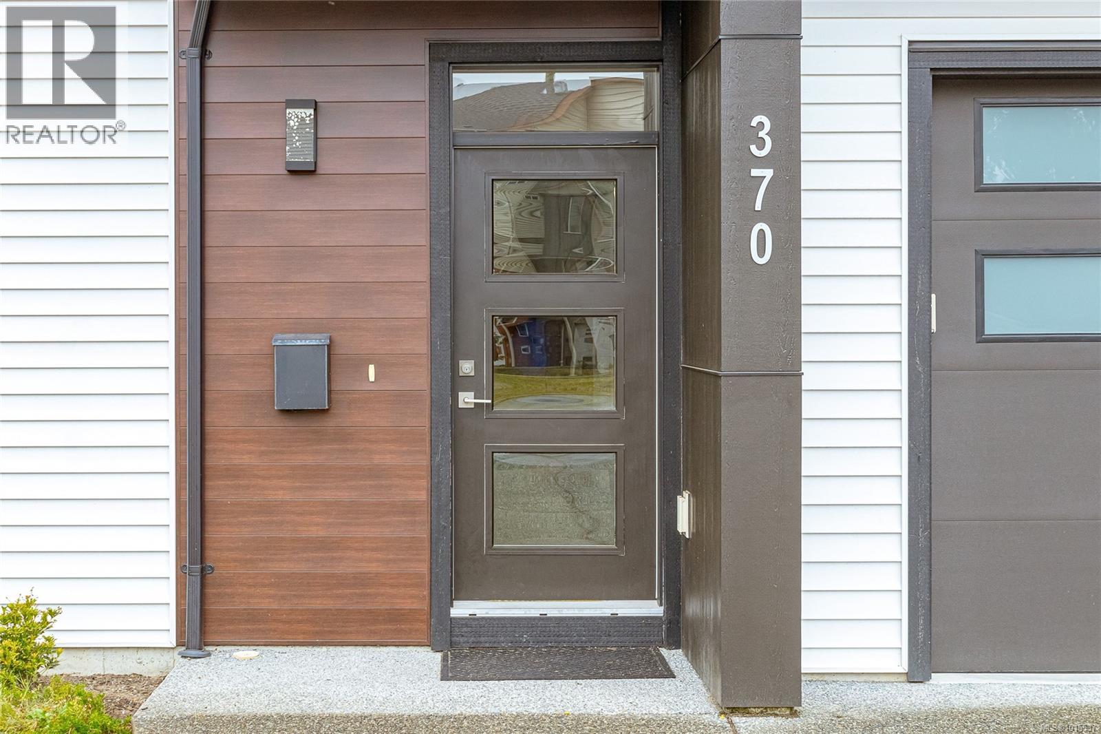 370 Vienna Pl, Nanaimo, British Columbia  V9R 0K6 - Photo 2 - 1015537