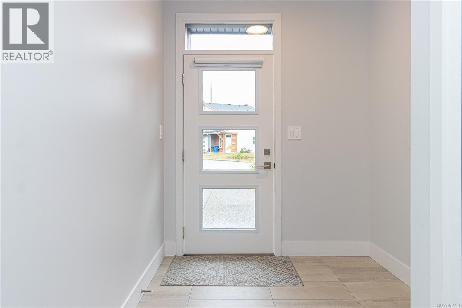 370 Vienna Pl, Nanaimo, British Columbia  V9R 0K6 - Photo 3 - 1015537