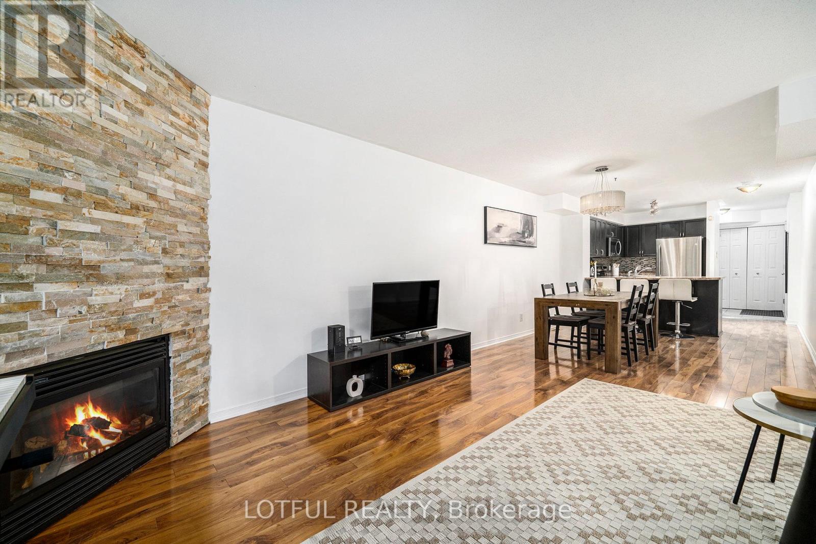 58 Steele Park Private, Ottawa, Ontario  K1J 0J2 - Photo 10 - X12425736