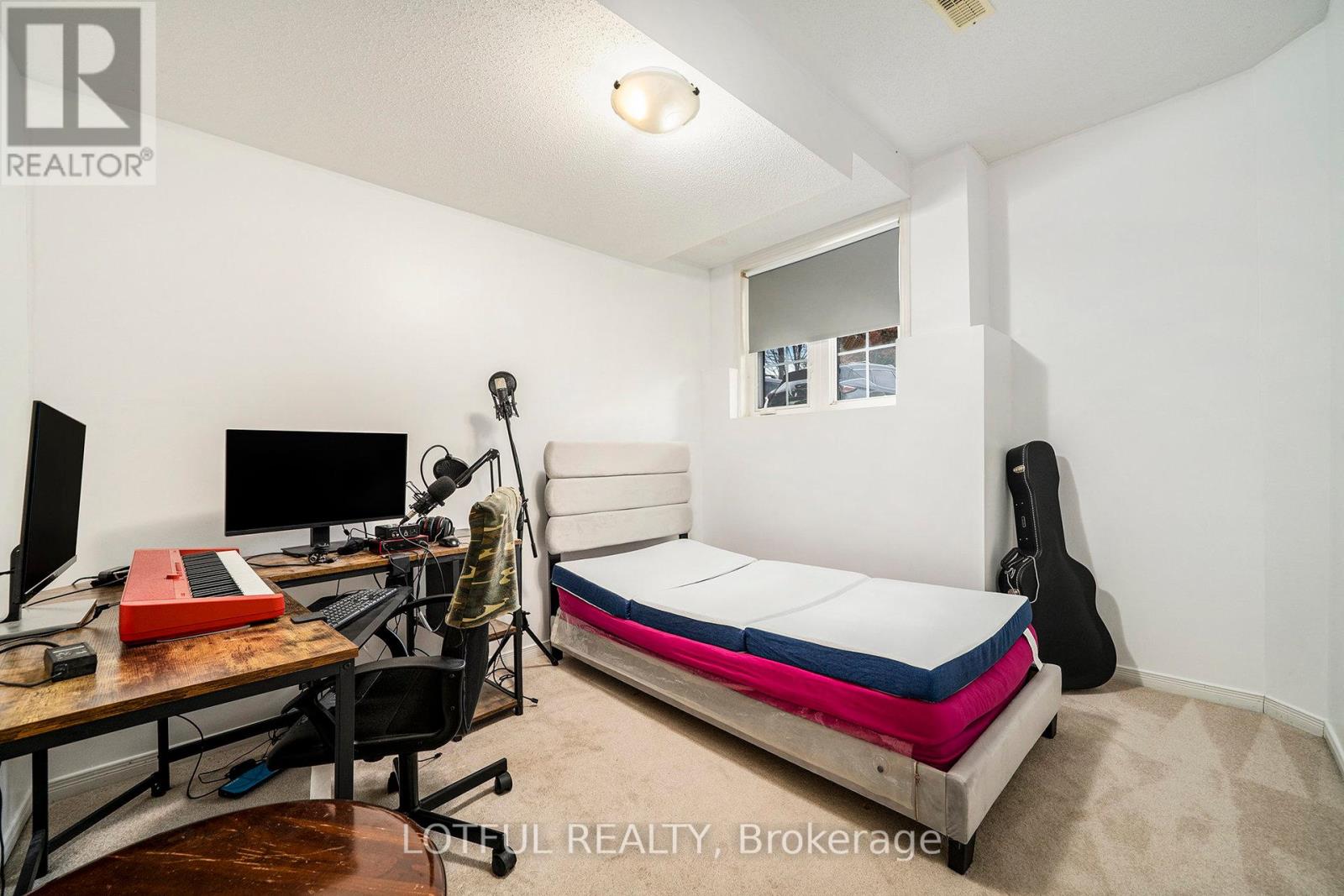 58 Steele Park Private, Ottawa, Ontario  K1J 0J2 - Photo 16 - X12425736