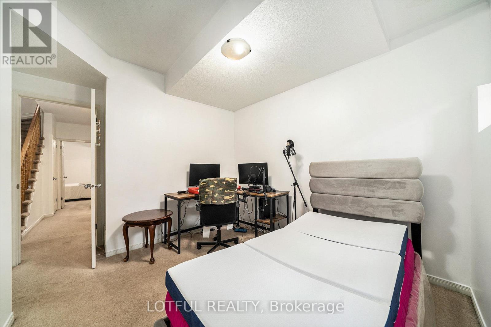 58 Steele Park Private, Ottawa, Ontario  K1J 0J2 - Photo 17 - X12425736