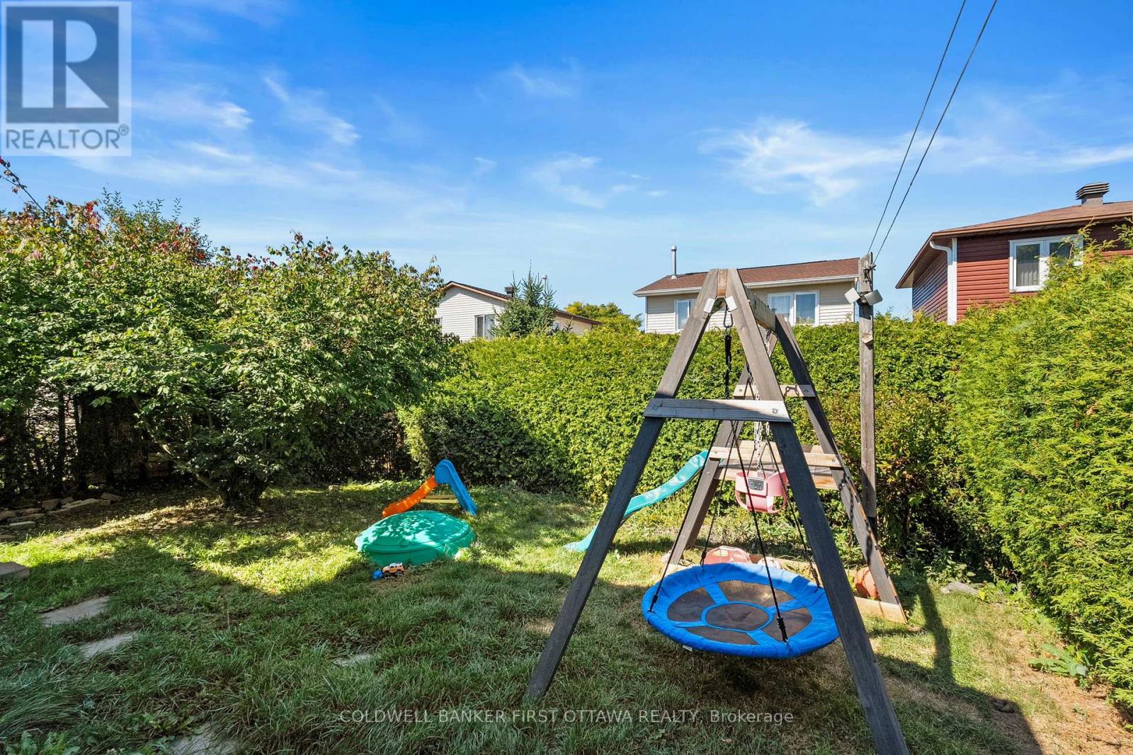 109 Borga Crescent, Ottawa, Ontario  K1T 2E1 - Photo 30 - X12438625