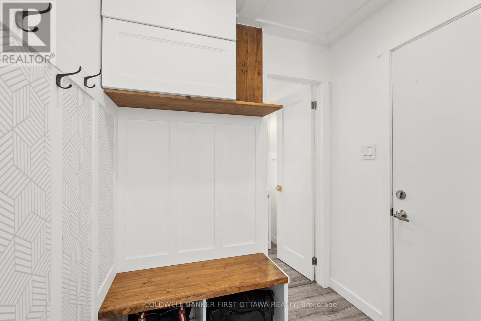 109 Borga Crescent, Ottawa, Ontario  K1T 2E1 - Photo 7 - X12438625