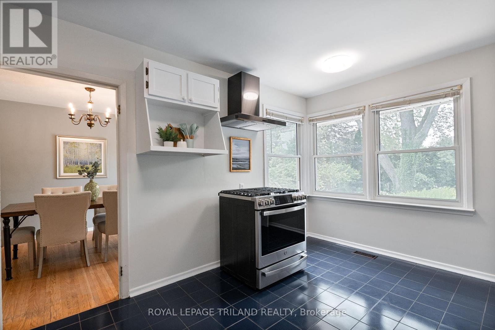 1631 Kathryn Drive, London North, Ontario  N6G 2R7 - Photo 12 - X12438645