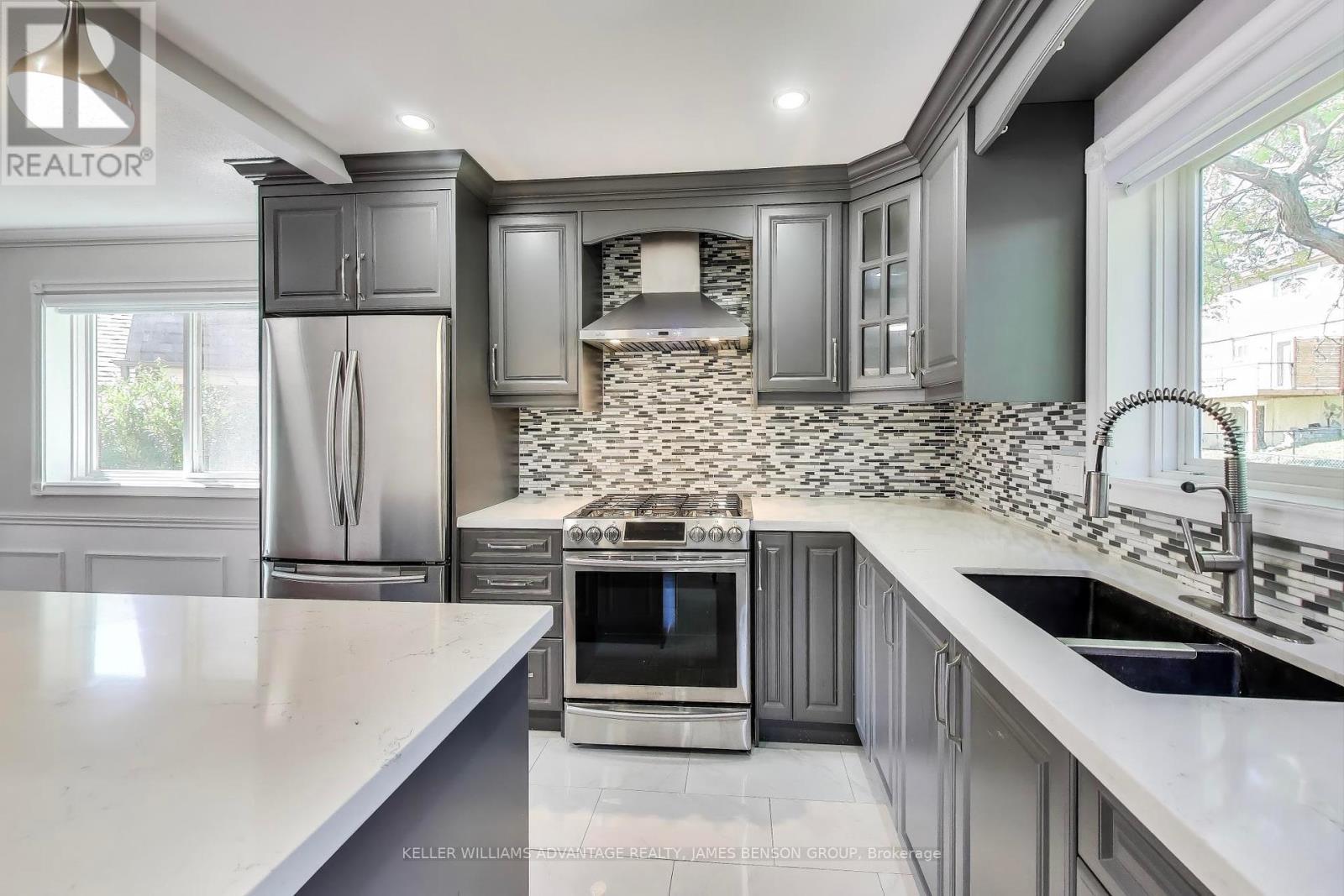 418 Victor Court, Pickering, Ontario  L1W 3J8 - Photo 19 - E12438451
