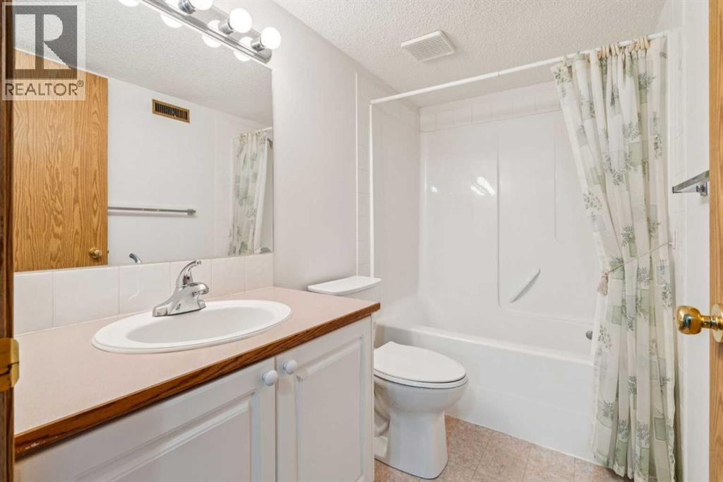 38 Somervale Point Sw, Calgary, Alberta  T2Y 3K4 - Photo 27 - A2251429