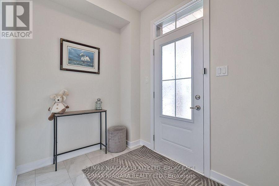 77 Keelson St, Welland (Dain City), Ontario  L3B 0M4 - Photo 4 - X12438683