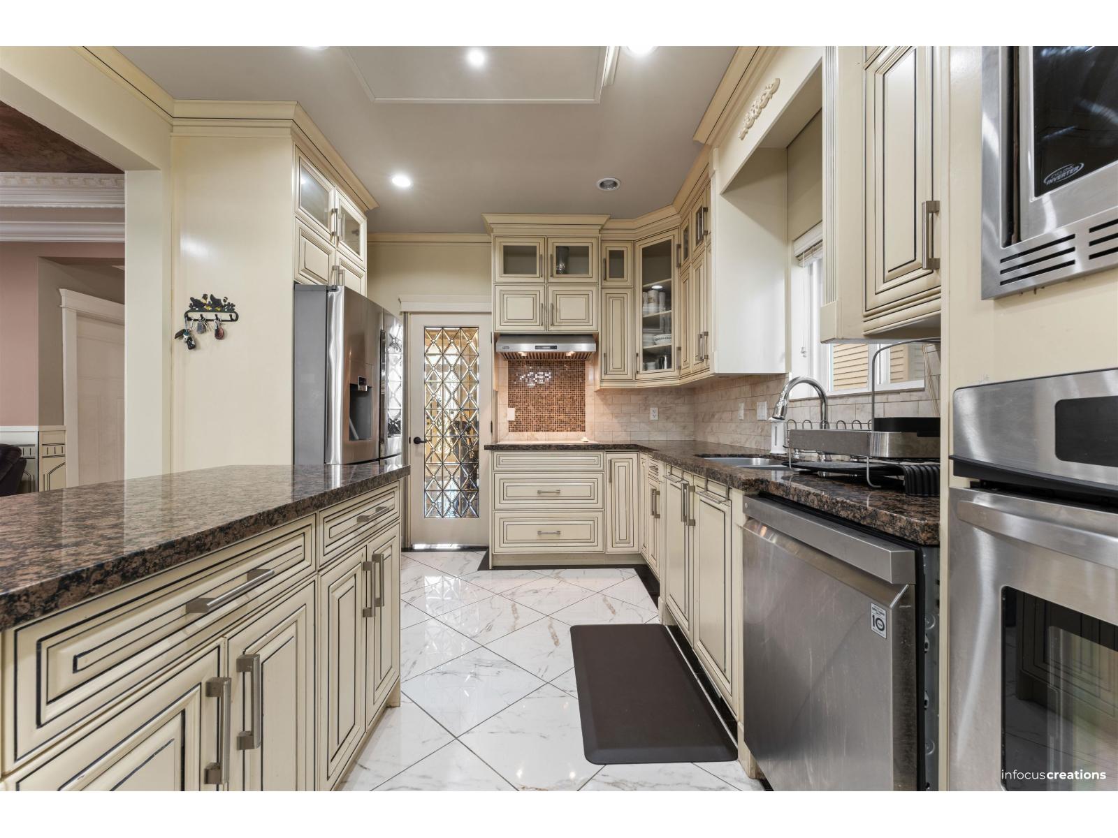 12567 66 Ave Avenue, Surrey, British Columbia  V3W 1V6 - Photo 15 - R3054261