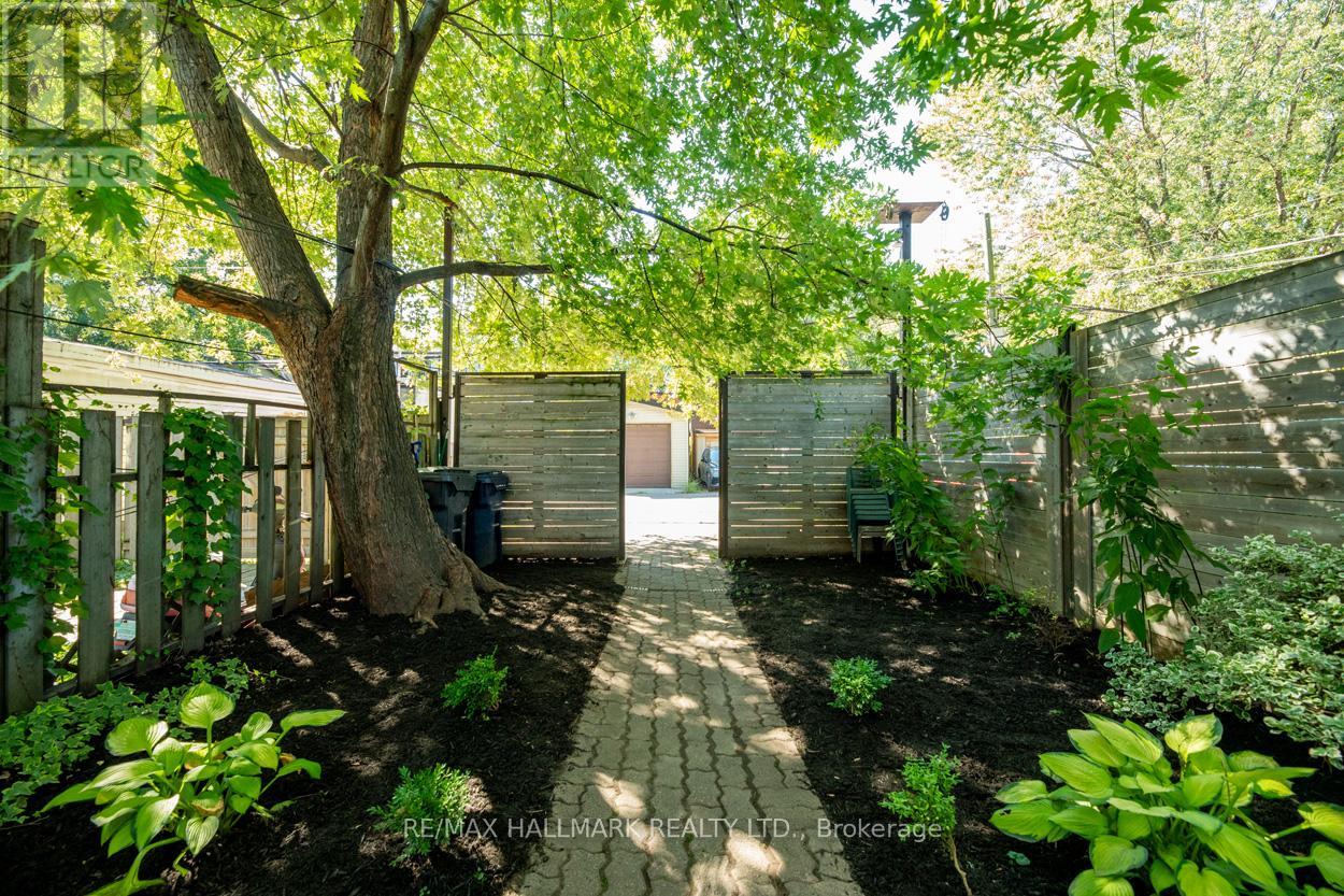 70 Carlaw Avenue, Toronto, Ontario  M4M 2R7 - Photo 39 - E12436387