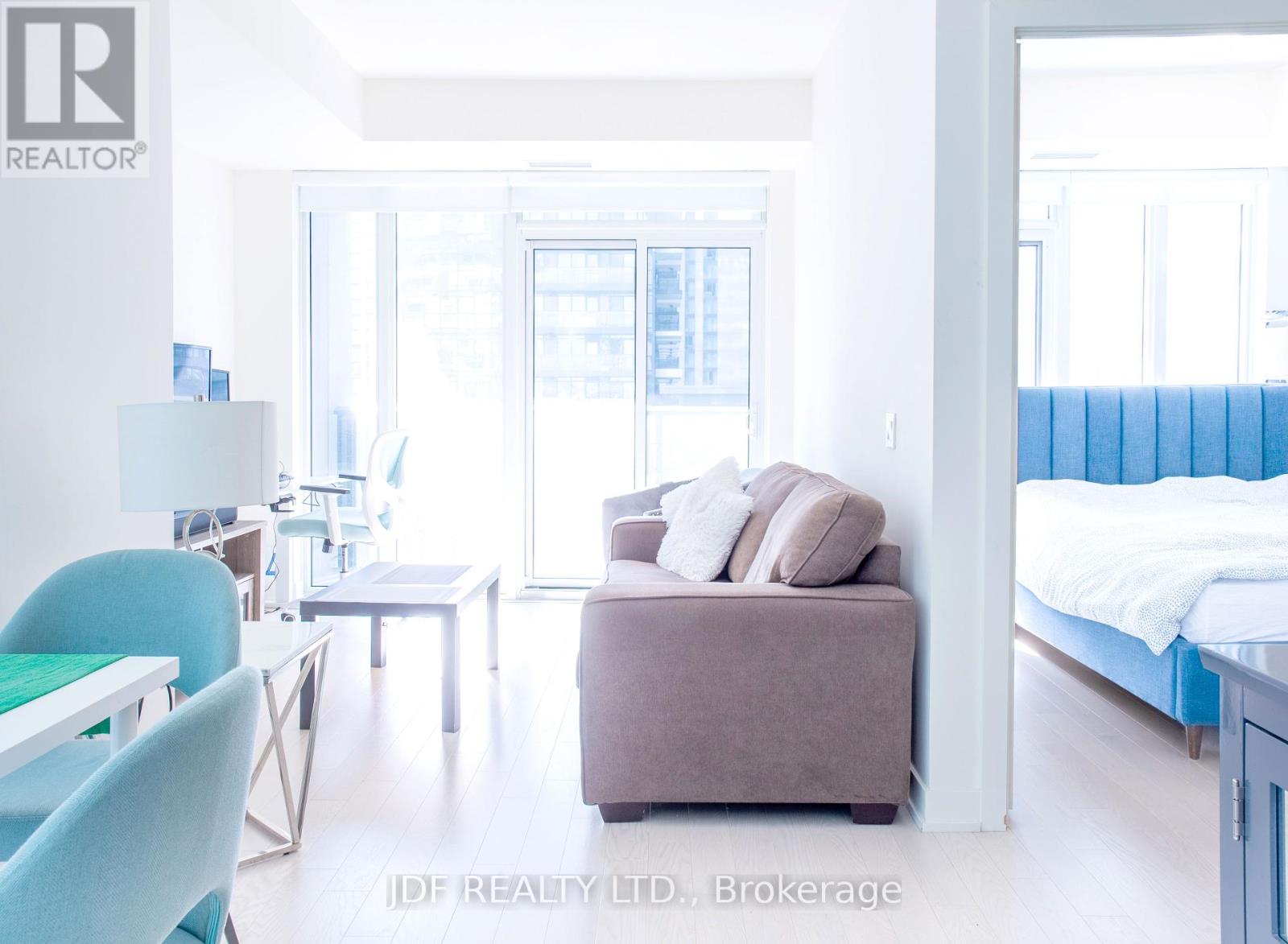 1615 - 330 Richmond Street, Toronto, Ontario  M5V 1X2 - Photo 13 - C12438646