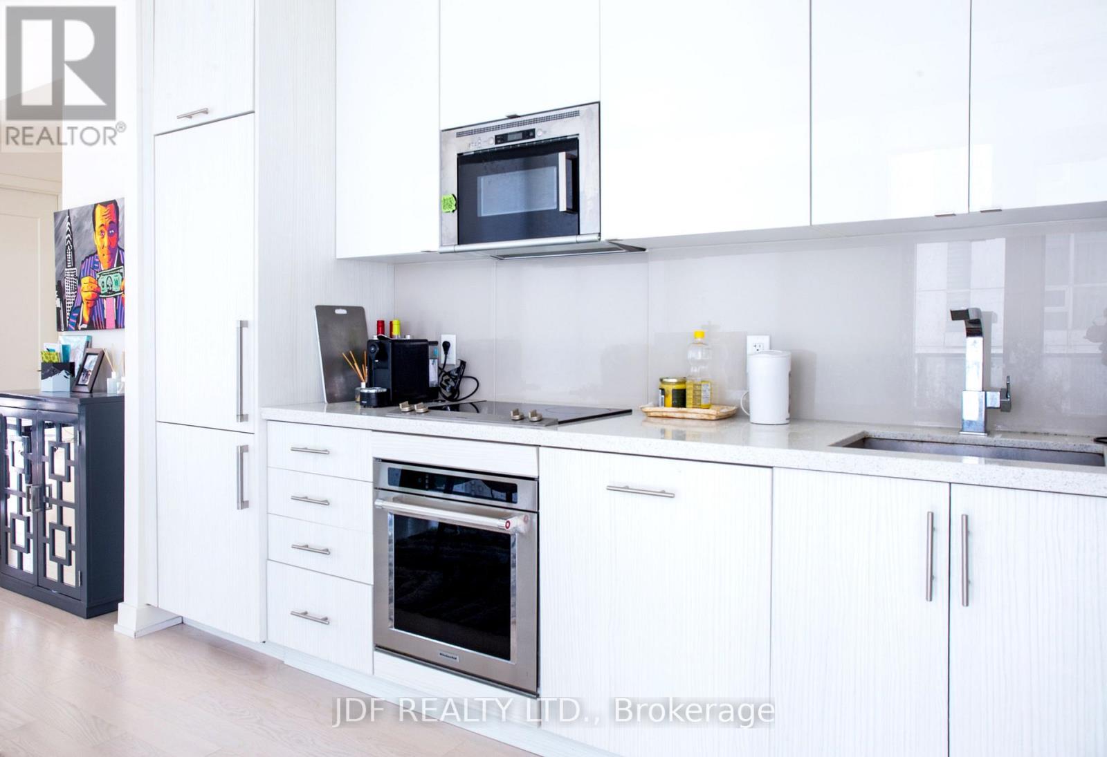1615 - 330 Richmond Street, Toronto, Ontario  M5V 1X2 - Photo 17 - C12438646