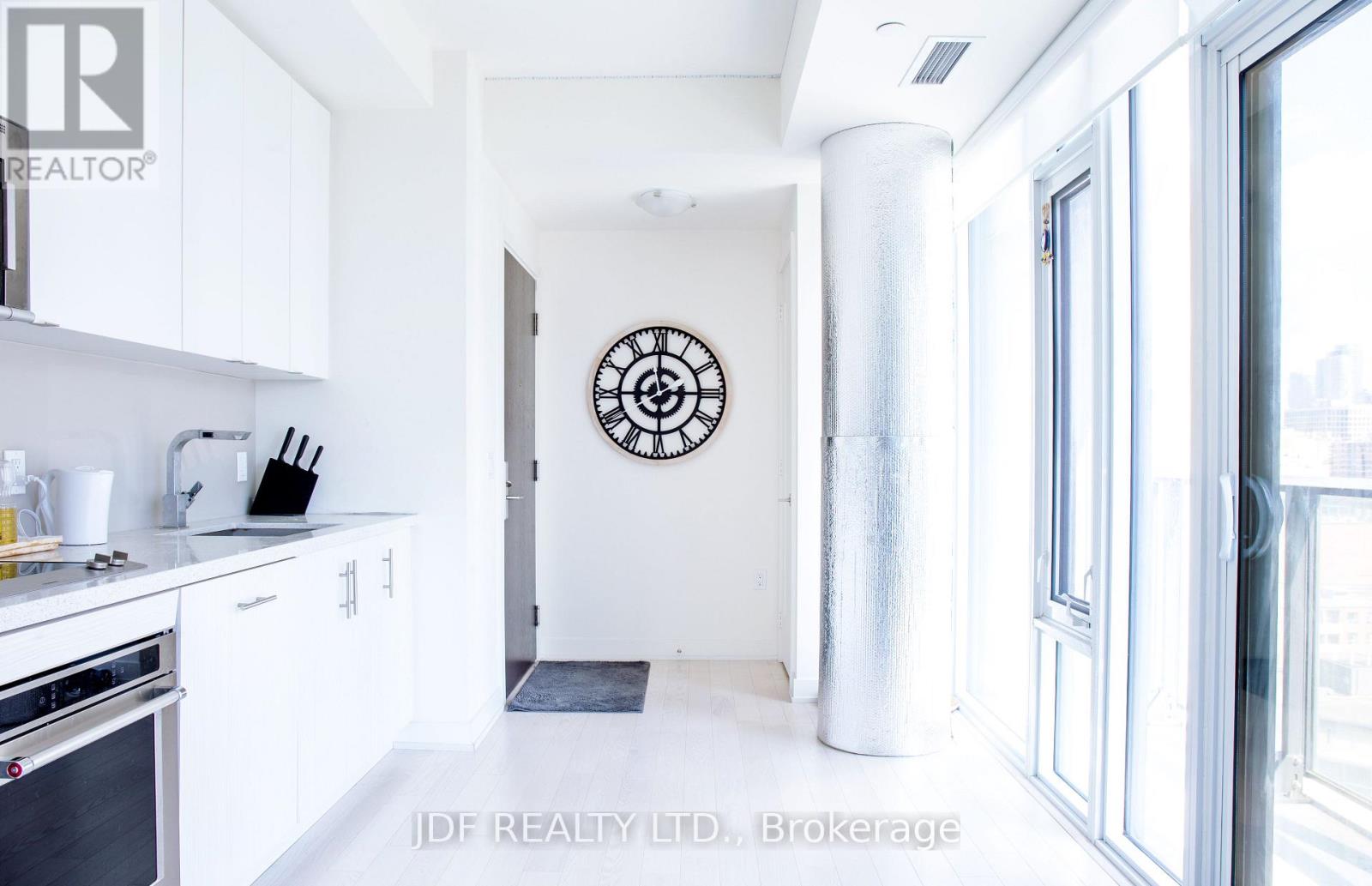 1615 - 330 Richmond Street, Toronto, Ontario  M5V 1X2 - Photo 21 - C12438646