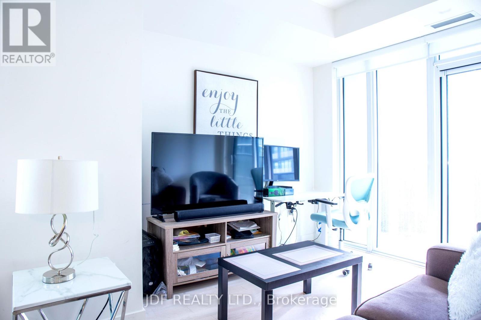 1615 - 330 Richmond Street, Toronto, Ontario  M5V 1X2 - Photo 6 - C12438646