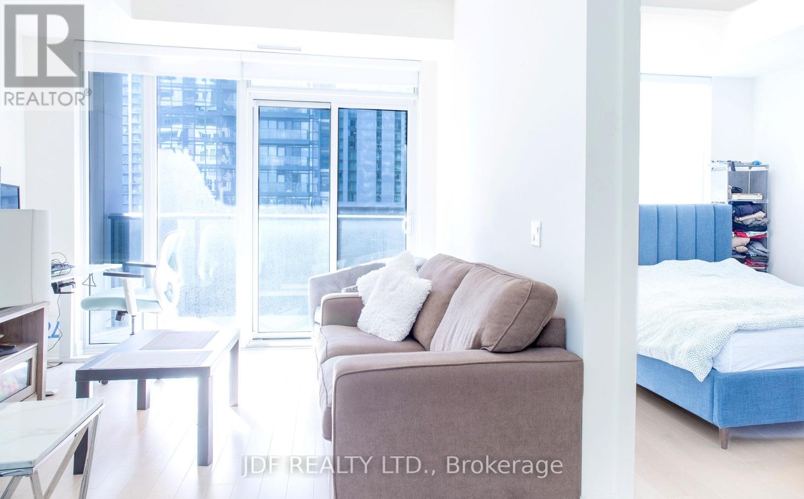 1615 - 330 Richmond Street, Toronto, Ontario  M5V 1X2 - Photo 7 - C12438646