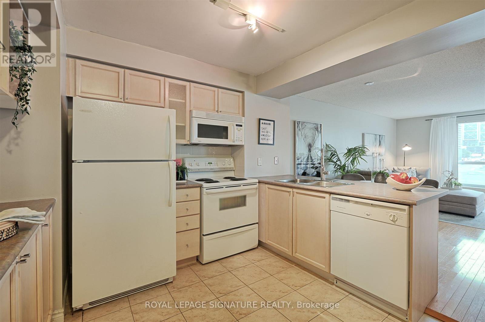 505 - 410 Queens Quay W, Toronto, Ontario  M5V 3T1 - Photo 10 - C12438658
