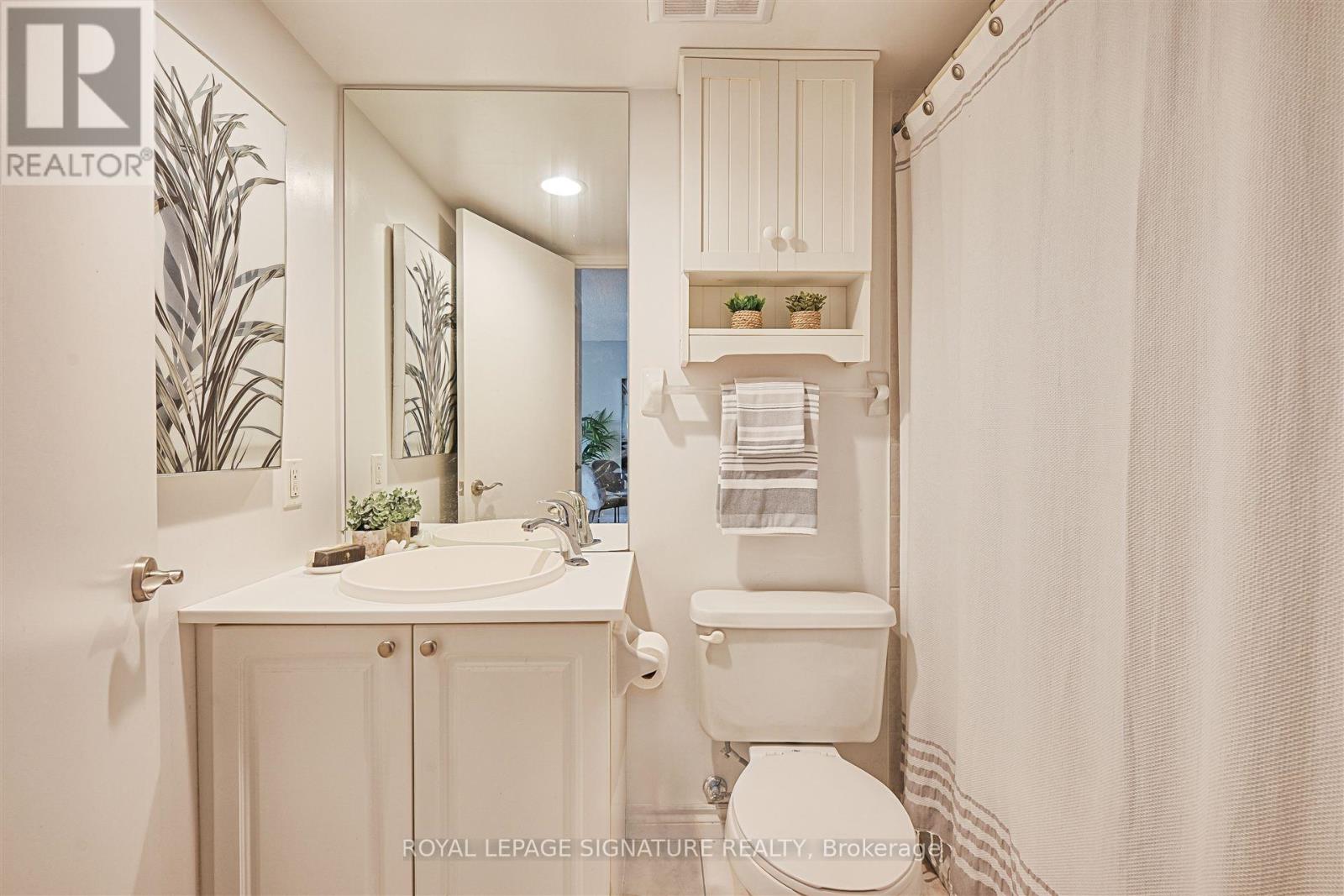 505 - 410 Queens Quay W, Toronto, Ontario  M5V 3T1 - Photo 15 - C12438658