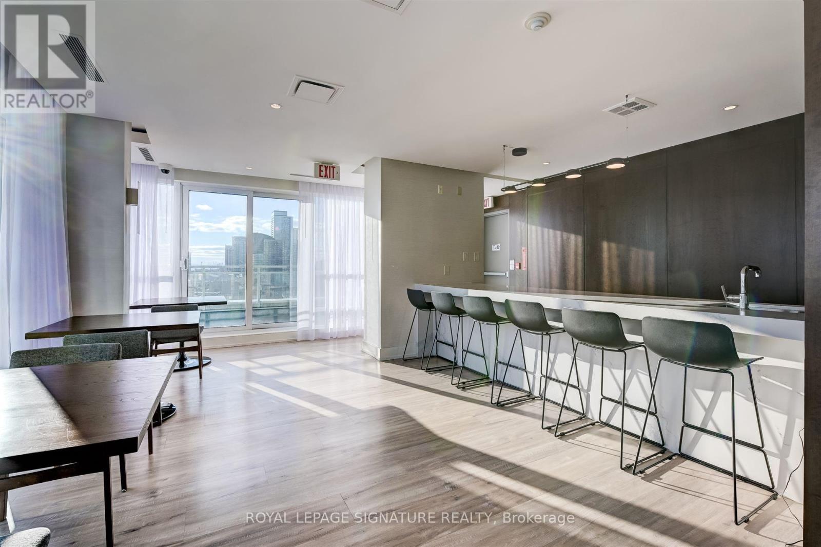 505 - 410 Queens Quay W, Toronto, Ontario  M5V 3T1 - Photo 19 - C12438658