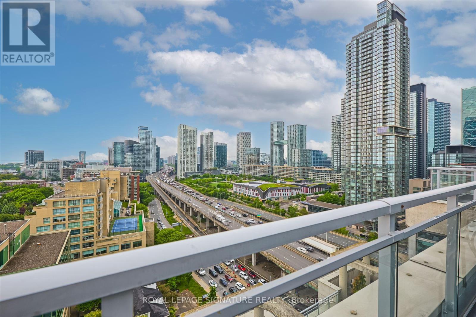 505 - 410 Queens Quay W, Toronto, Ontario  M5V 3T1 - Photo 25 - C12438658