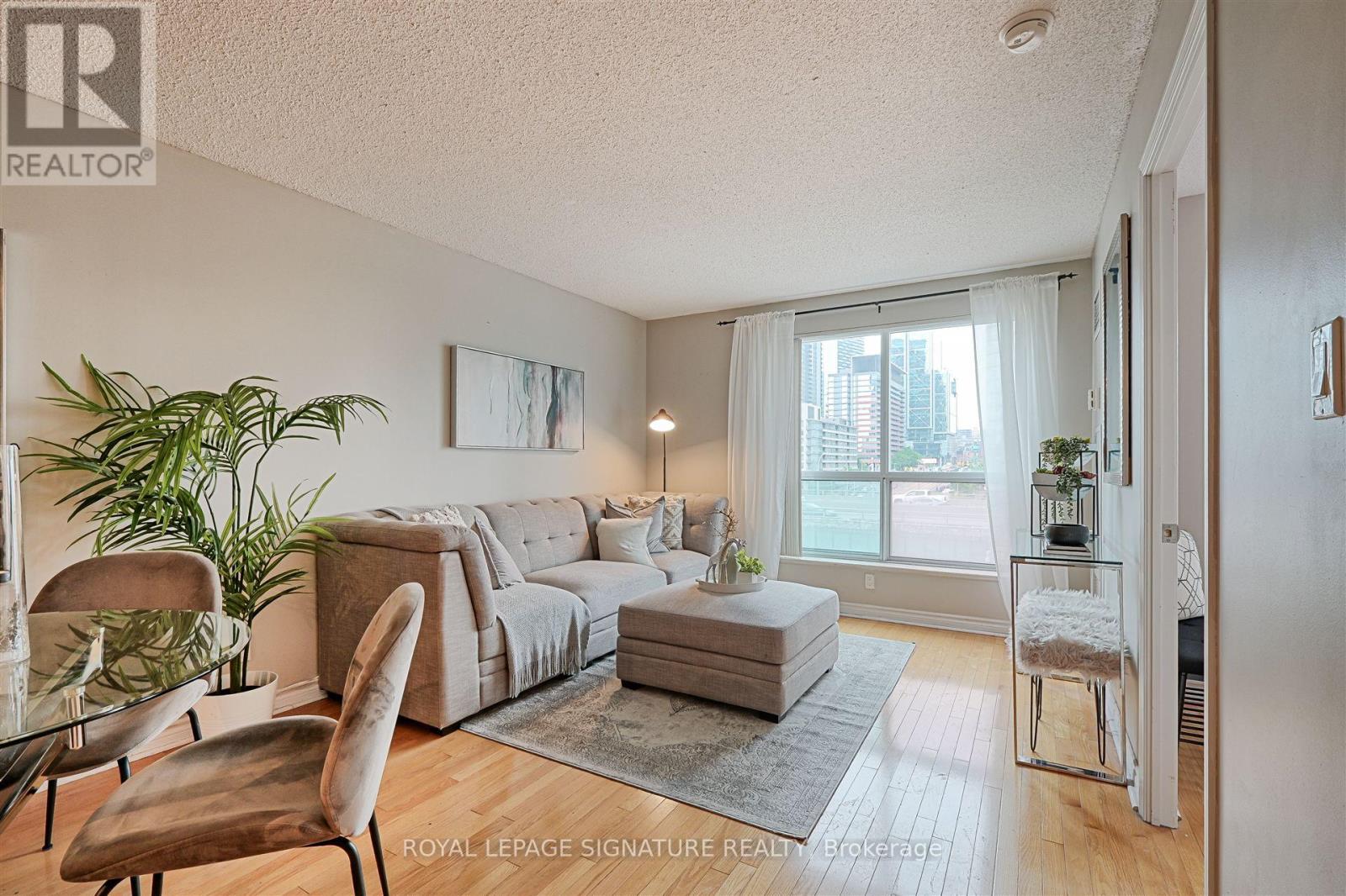 505 - 410 Queens Quay W, Toronto, Ontario  M5V 3T1 - Photo 4 - C12438658