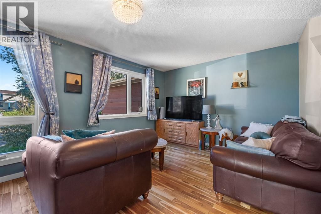 62 Fonda Crescent Se, Calgary, Alberta  T2A 5S6 - Photo 5 - A2259240
