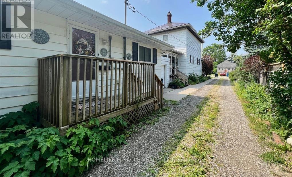 207-209 Inshes Avenue, Chatham-Kent, Ontario  N7M 2Z5 - Photo 5 - X12435380