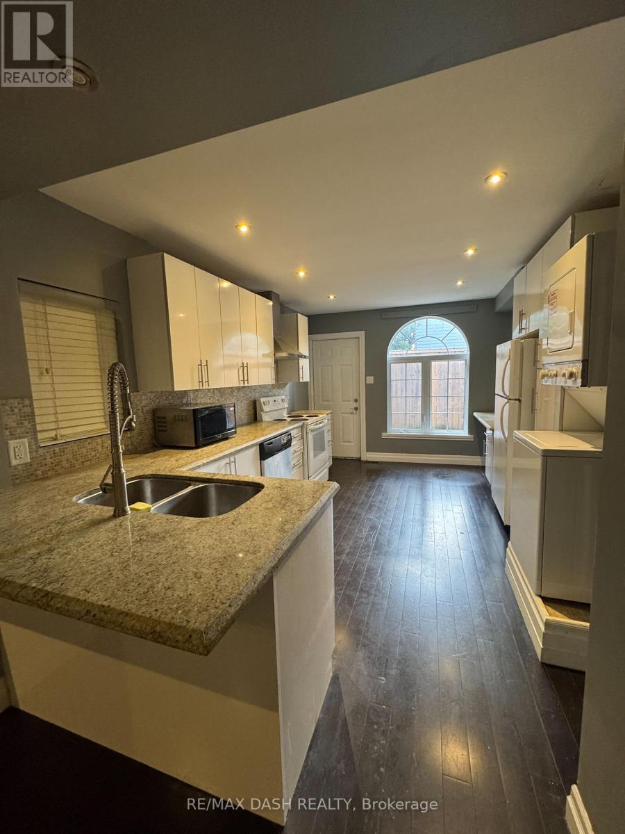 Main Fl - 1531 Queen Street E, Toronto, Ontario  M4L 1E5 - Photo 4 - E12438619