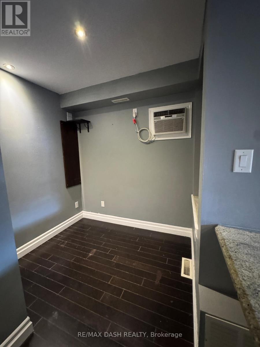Main Fl - 1531 Queen Street E, Toronto, Ontario  M4L 1E5 - Photo 5 - E12438619