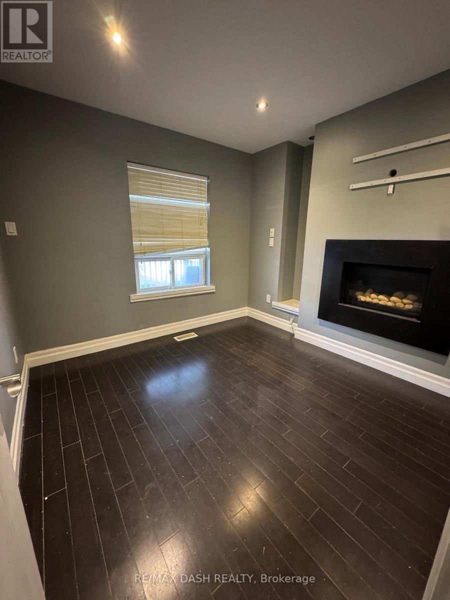 Main Fl - 1531 Queen Street E, Toronto, Ontario  M4L 1E5 - Photo 7 - E12438619