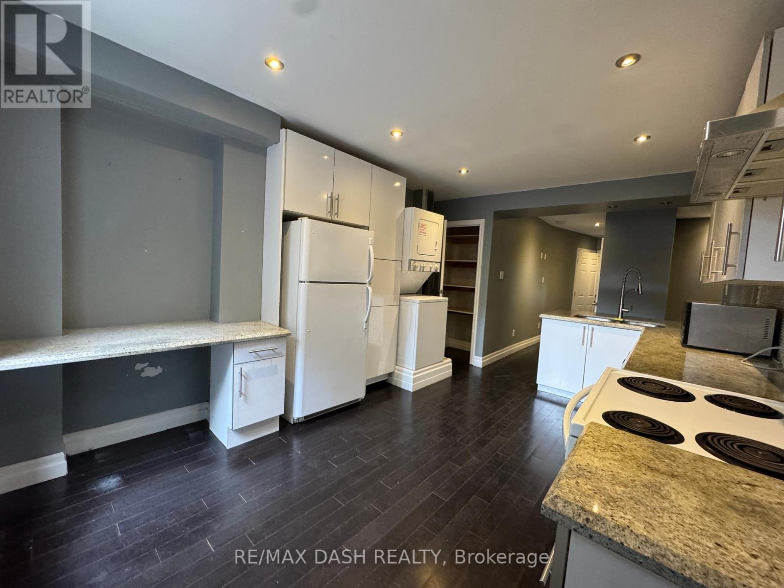 Main Fl - 1531 Queen Street E, Toronto, Ontario  M4L 1E5 - Photo 8 - E12438619