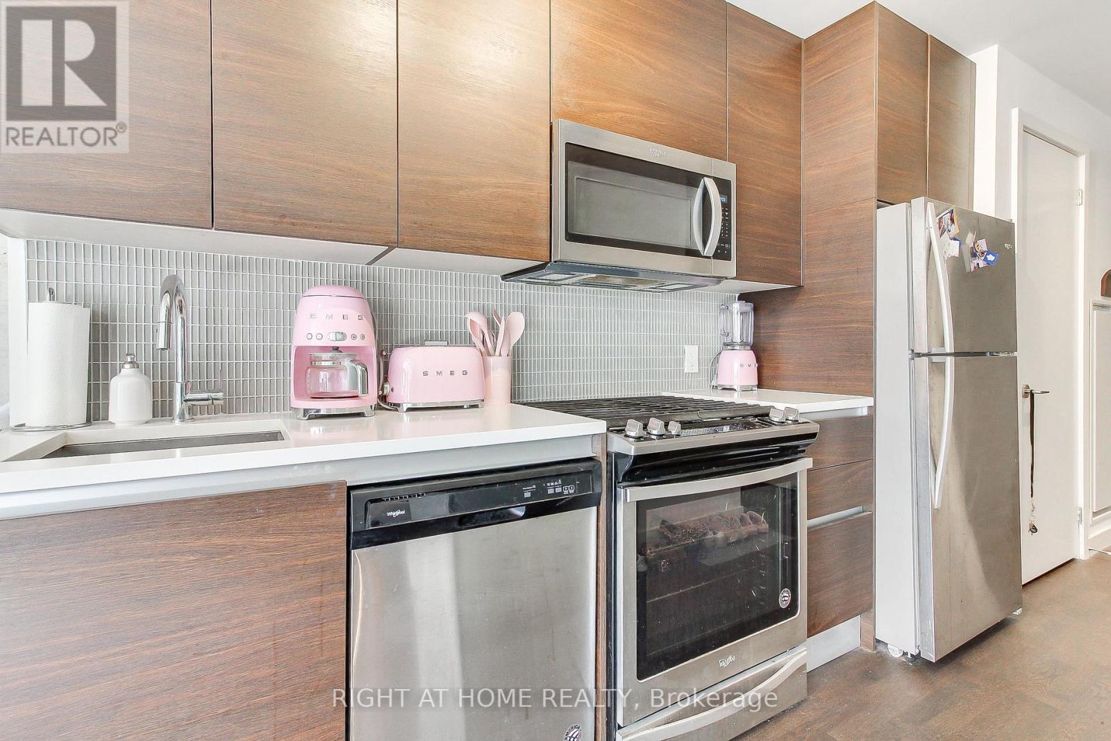 206 - 246 Logan Avenue, Toronto, Ontario  M4M 0E9 - Photo 10 - E12438648