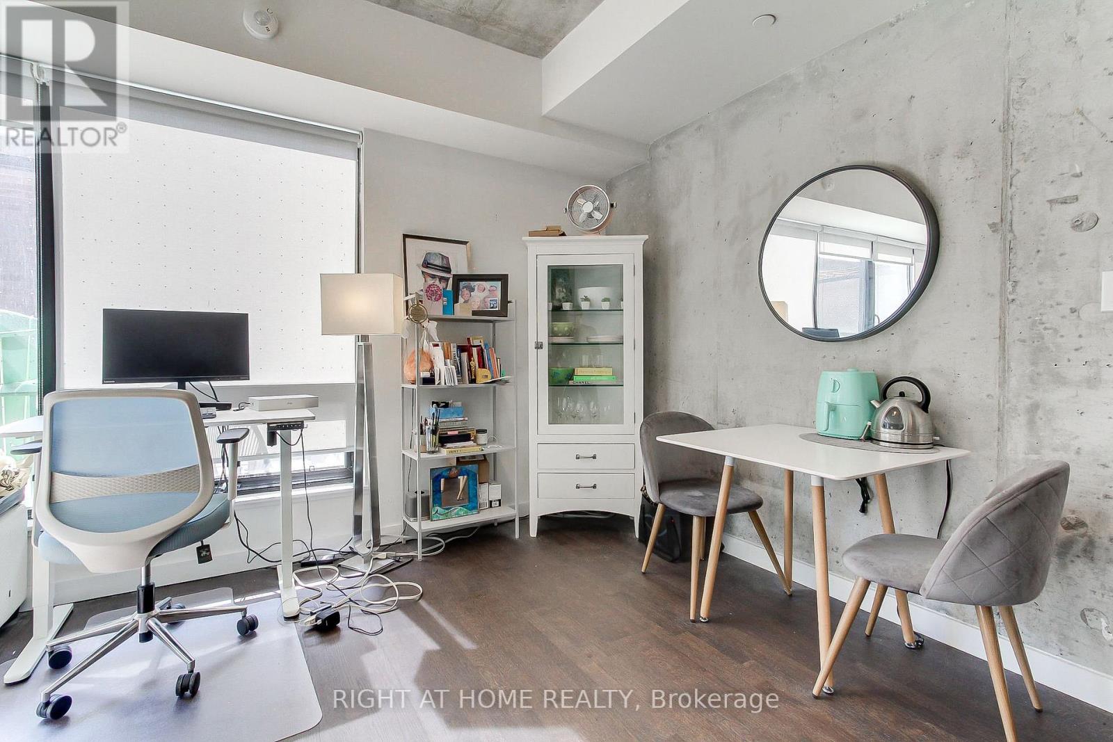 206 - 246 Logan Avenue, Toronto, Ontario  M4M 0E9 - Photo 18 - E12438648