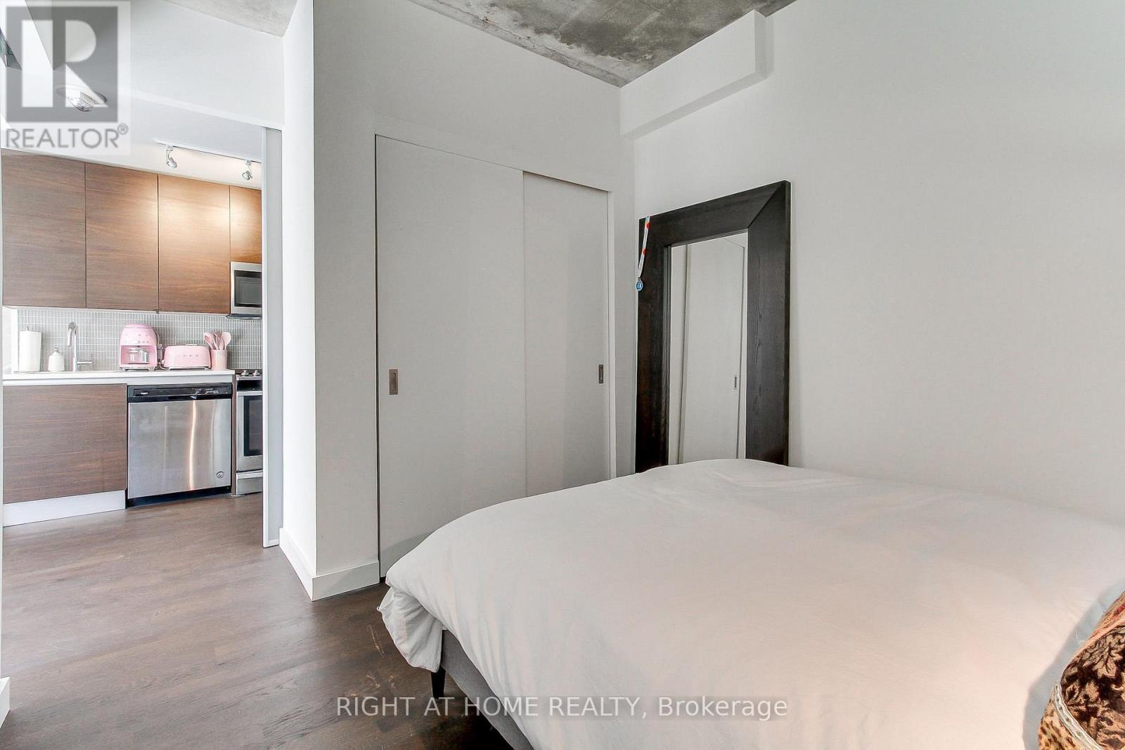 206 - 246 Logan Avenue, Toronto, Ontario  M4M 0E9 - Photo 24 - E12438648