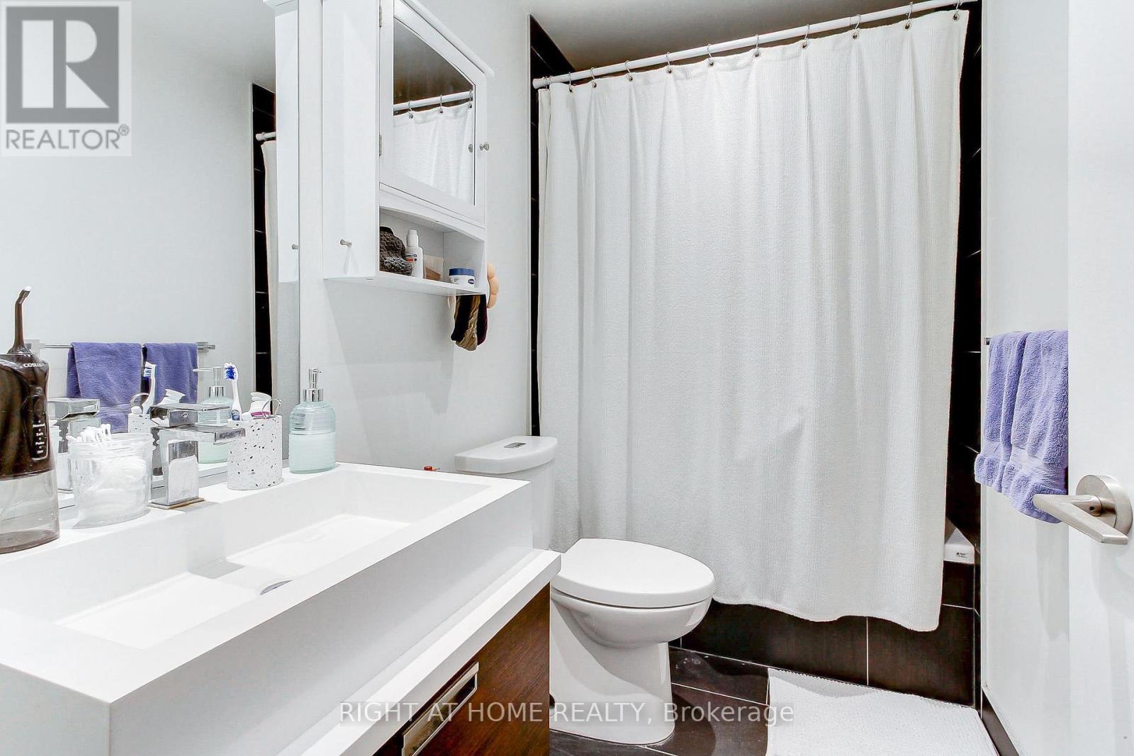 206 - 246 Logan Avenue, Toronto, Ontario  M4M 0E9 - Photo 25 - E12438648