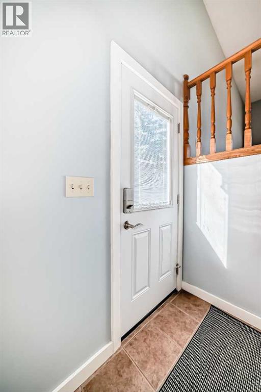 42 Pennsburg Way Se, Calgary, Alberta  T2A 2J5 - Photo 2 - A2259702