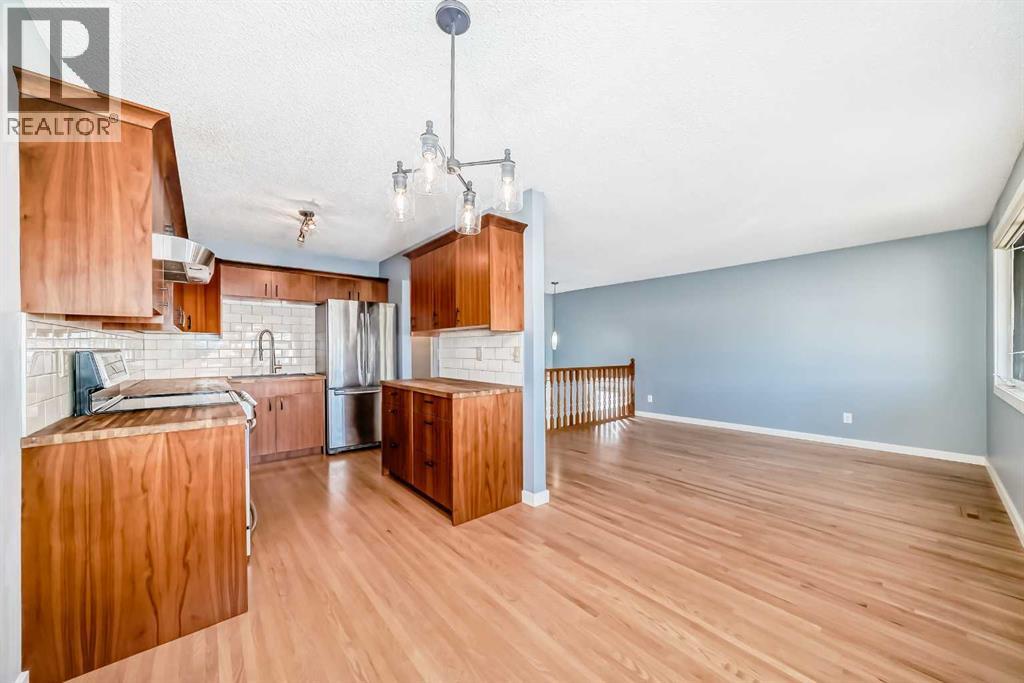 42 Pennsburg Way Se, Calgary, Alberta  T2A 2J5 - Photo 8 - A2259702