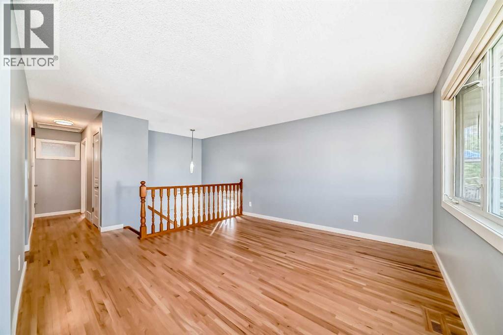 42 Pennsburg Way Se, Calgary, Alberta  T2A 2J5 - Photo 9 - A2259702